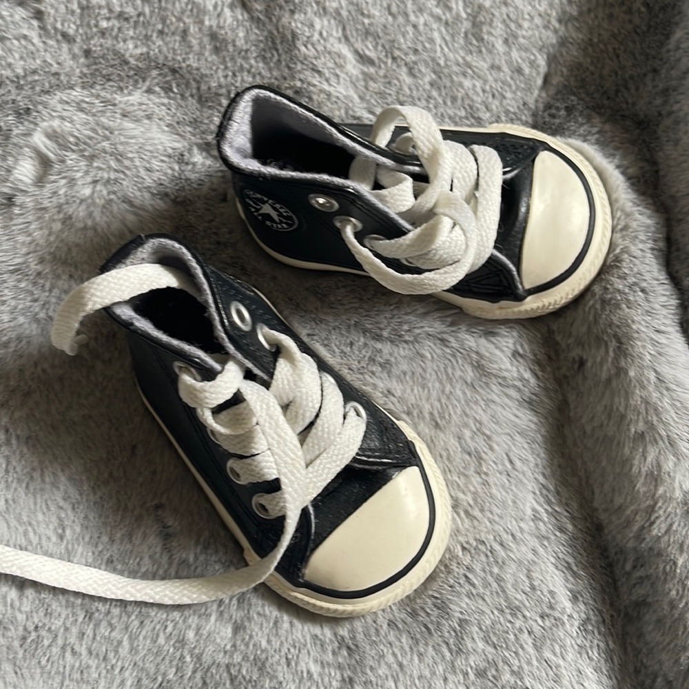 Converse Baby Shoes High Top Leather Sz 2